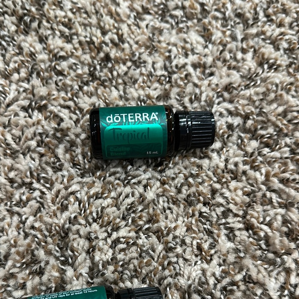 Tropical Essential Oil - Green